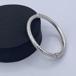 Vintage Sterling Silver Hammered Bangle Bracelet 925 Thailand Magnetic Clasp 7”